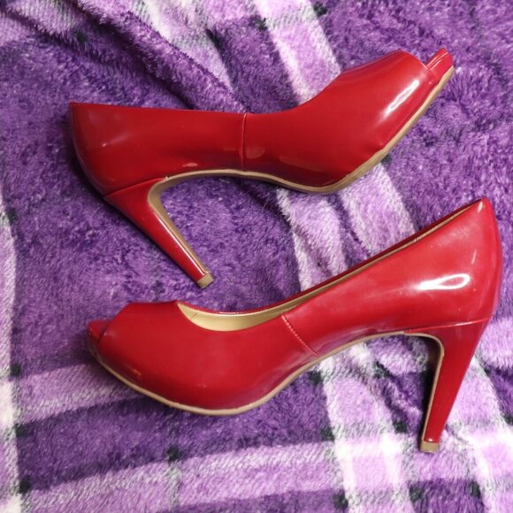 WINE PEEPTOES 6 Bandolino Glossy Red Burgundy Vegan Heels Pumps Formal Retro 60s - Picture 3 of 12